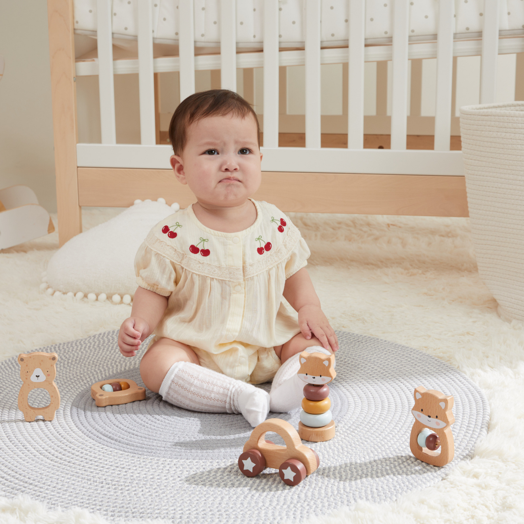 Set Montessori Senzorial 5 în 1 cu Zornăitori din Lemn – Dezvoltarea Simțurilor și a Motricității – Maison G